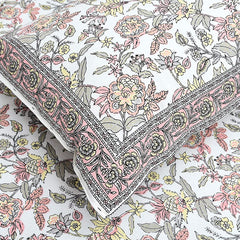 Coloursblock Floral Print Cotton King Size Bedsheet Set with 2 Pillow Covers